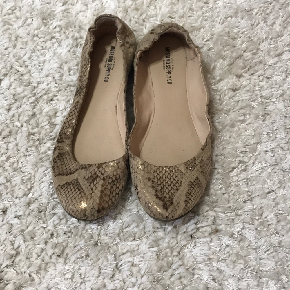 Mossimo Supply Co flats